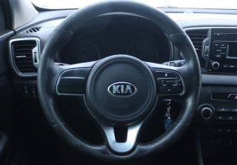 Подержанный автомобиль Kia Sportage 2016 года (16 фото)