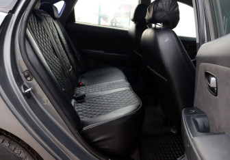 Подержанный автомобиль Hyundai Elantra Sedan 2008 года (11 фото)