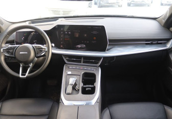 Подержанный автомобиль Haval F7 2024 года (14 фото)