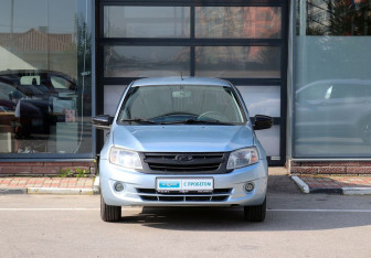 Подержанный автомобиль LADA (ВАЗ) Granta Sedan 2013 года (8 фото)