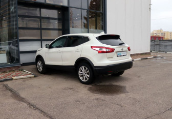 Подержанный автомобиль Nissan Qashqai 2017 года (3 фото)