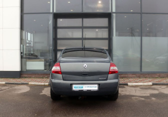 Подержанный автомобиль Renault Megane Sedan 2006 года (4 фото)