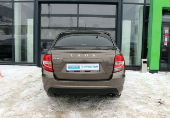 Подержанный автомобиль LADA (ВАЗ) Granta Sedan 2021 года (4 фото)