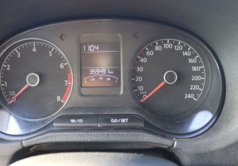 Подержанный автомобиль Volkswagen Polo Sedan 2017 года (16 фото)