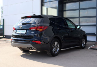 Подержанный автомобиль Hyundai Santa Fe 2017 года (6 фото)
