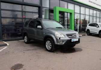 Подержанный автомобиль Honda CR-V 2005 года (7 фото)