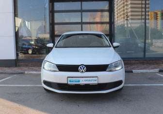 Подержанный автомобиль Volkswagen Jetta Sedan 2012 года (8 фото)