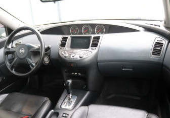 Подержанный автомобиль Nissan Primera Sedan 2004 года (15 фото)