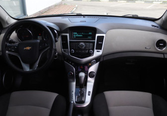 Подержанный автомобиль Chevrolet Cruze Sedan 2012 года (14 фото)