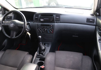 Подержанный автомобиль Toyota Corolla Sedan 2006 года (13 фото)