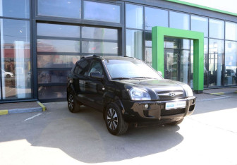 Подержанный автомобиль Hyundai Tucson 2008 года (7 фото)