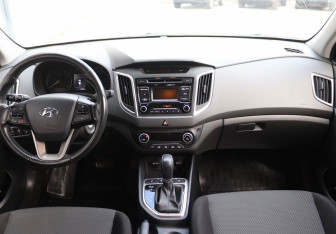 Подержанный автомобиль Hyundai Creta 2018 года (11 фото)