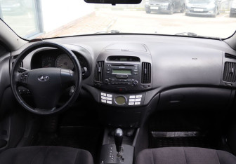 Подержанный автомобиль Hyundai Elantra Sedan 2007 года (12 фото)