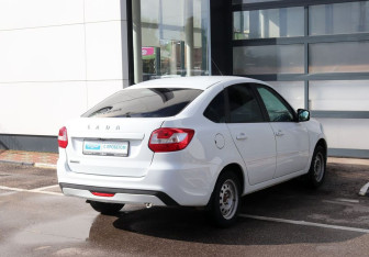 Подержанный автомобиль LADA (ВАЗ) Granta Liftback 2024 года (4 фото)