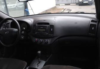 Подержанный автомобиль Hyundai Elantra Sedan 2008 года (14 фото)