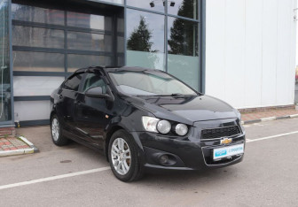 Подержанный автомобиль Chevrolet Aveo Sedan 2012 года (7 фото)