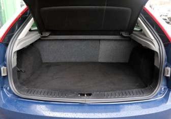 Подержанный автомобиль Ford Focus Hatchback 2011 года (15 фото)