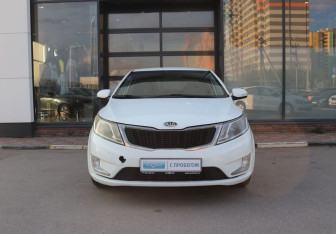 Подержанный автомобиль Kia Rio Sedan 2013 года (8 фото)