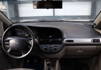 Подержанный автомобиль Daewoo Tacuma 2002 года (15 фото)