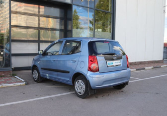 Подержанный автомобиль Kia Picanto 2009 года (3 фото)