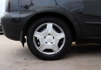 Подержанный автомобиль Daewoo Tacuma 2002 года (9 фото)