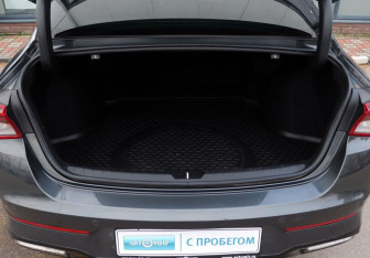 Подержанный автомобиль Kia K5 2021 года (11 фото)