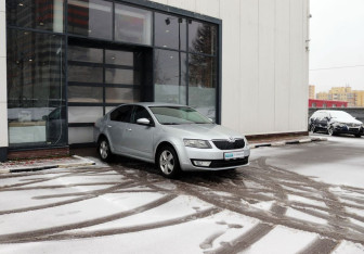 Подержанный автомобиль Skoda Octavia Liftback 2016 года (7 фото)