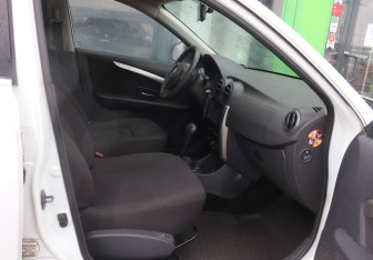 Подержанный автомобиль Nissan Almera Sedan 2014 года (13 фото)