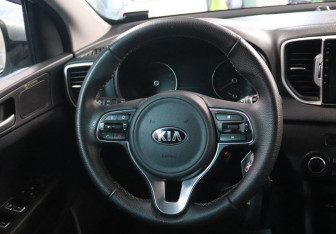 Подержанный автомобиль Kia Sportage 2018 года (15 фото)
