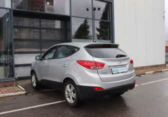 Подержанный автомобиль Hyundai ix35 2012 года (3 фото)