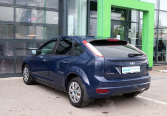 Подержанный автомобиль Ford Focus Hatchback 2011 года (4 фото)
