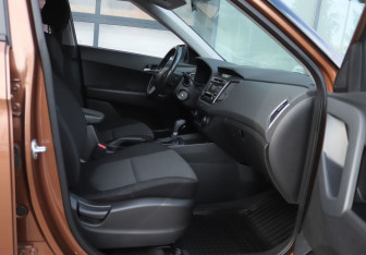 Подержанный автомобиль Hyundai Creta 2018 года (14 фото)