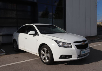 Подержанный автомобиль Chevrolet Cruze Sedan 2012 года (7 фото)