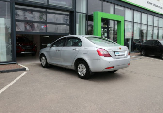 Подержанный автомобиль Geely Emgrand EC7 Sedan 2013 года (3 фото)