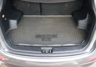 Подержанный автомобиль Hyundai ix35 2011 года (10 фото)