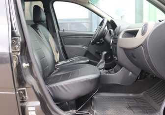 Подержанный автомобиль Renault Logan Sedan 2013 года (12 фото)
