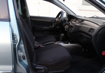Подержанный автомобиль Mitsubishi Lancer Sedan 2006 года (9 фото)