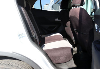 Подержанный автомобиль Opel Mokka 2014 года (12 фото)