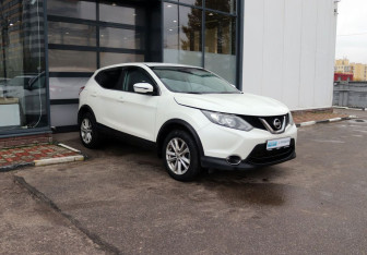 Подержанный автомобиль Nissan Qashqai 2017 года (7 фото)