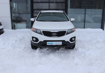 Подержанный автомобиль Kia Sorento 2010 года (8 фото)