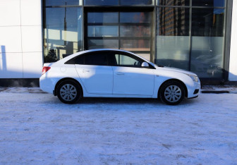 Подержанный автомобиль Chevrolet Cruze Sedan 2010 года (6 фото)