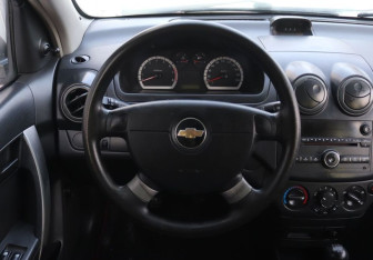 Подержанный автомобиль Chevrolet Aveo Sedan 2007 года (15 фото)