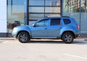 Подержанный автомобиль Renault Duster 2014 года (8 фото)