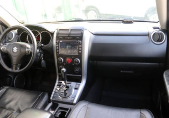 Подержанный автомобиль Suzuki Grand Vitara 2008 года (12 фото)