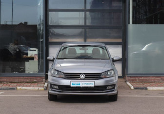 Подержанный автомобиль Volkswagen Polo Sedan 2017 года (8 фото)