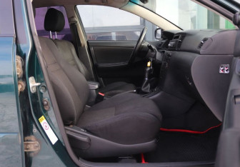 Подержанный автомобиль Toyota Corolla Sedan 2006 года (12 фото)