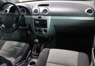Подержанный автомобиль Chevrolet Lacetti Hatchback 2011 года (14 фото)