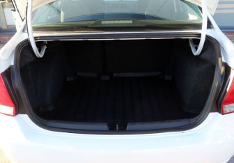 Подержанный автомобиль Volkswagen Polo Sedan 2014 года (11 фото)