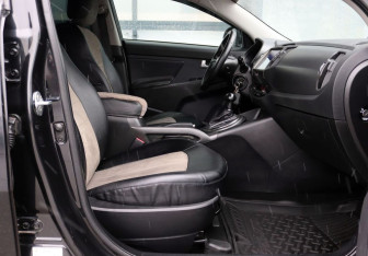 Подержанный автомобиль Kia Sportage 2012 года (12 фото)