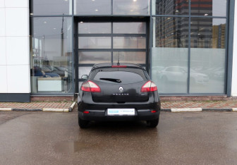 Подержанный автомобиль Renault Megane Hatchback 2009 года (4 фото)